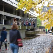 Las bibliotecas en las universidades británicas Across the Pond