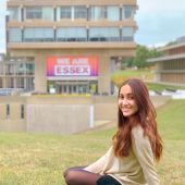 Estudiando una maestría en University of Essex, Inglaterra.